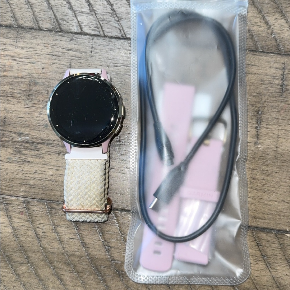 Garmin Venu 3S GPS Smartwatch, AMOLED Display 41 mm Watch